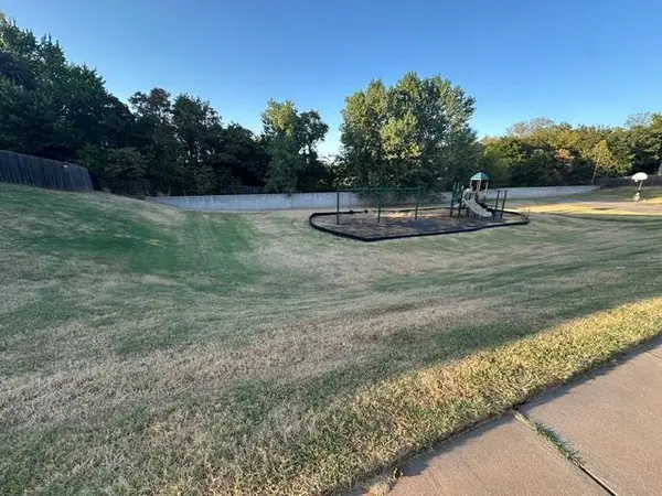 Paraiso Way, Edmond, OK 73034
