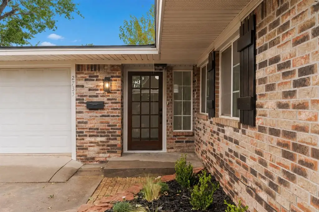 2733 Manchester Drive, The Village, OK 73120 - #1