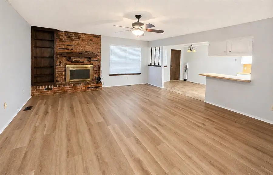 10444 Fairfax Lane, Yukon, OK 73099 - #2