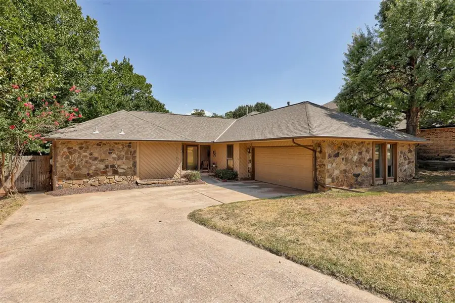 2104 Bent Twig Circle, Edmond, OK 73013 - #2