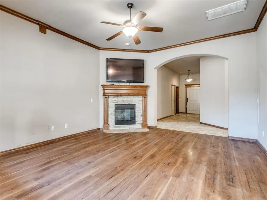 641 SW 28th Street, Moore, OK 73160 - #2