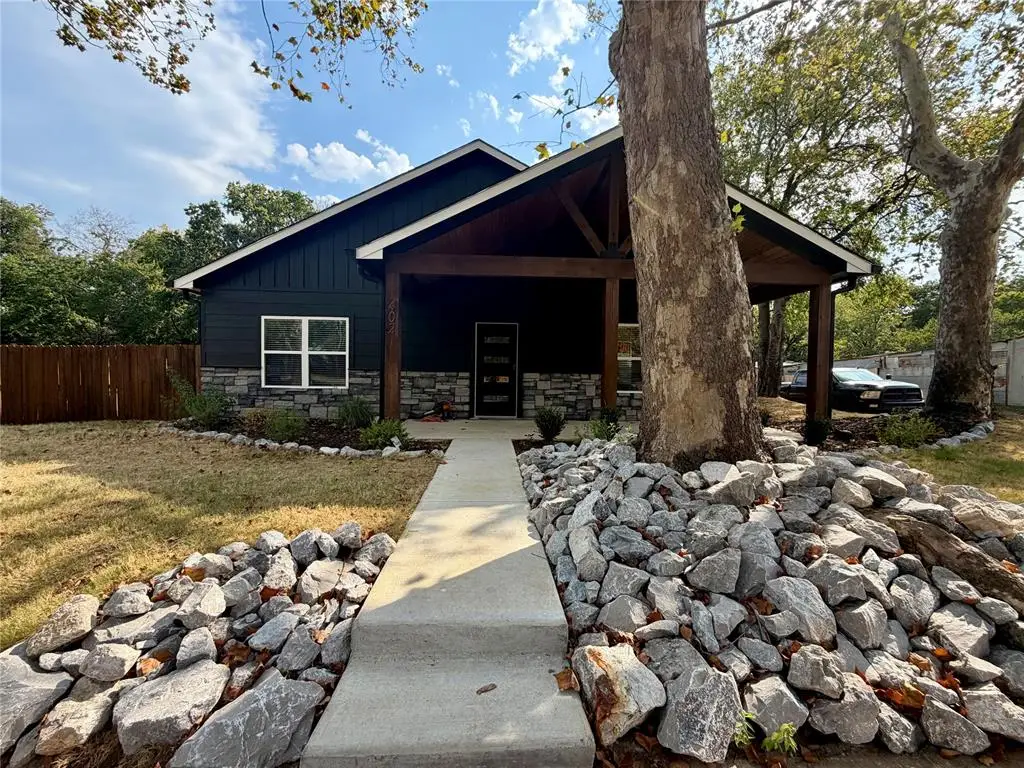 402 SE 1st Avenue, Ardmore, OK 73401 - #1