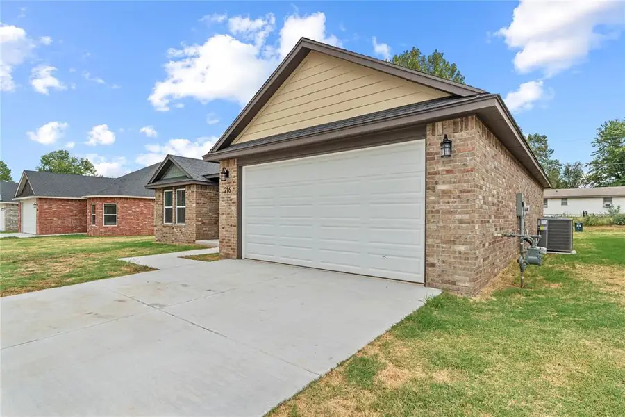 216 E Abbot Lane, Mustang, OK 73064 - #3