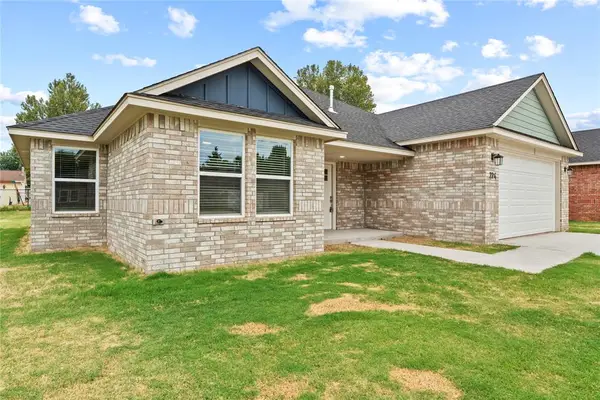 224 E Abbot Lane, Mustang, OK 73064