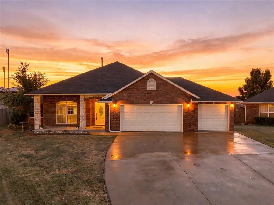 1280 Douglas Circle, Noble, OK 73068 - #2