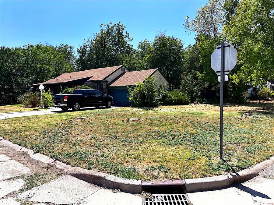 1004 NW Laird Avenue, Lawton, OK 73507 - #2