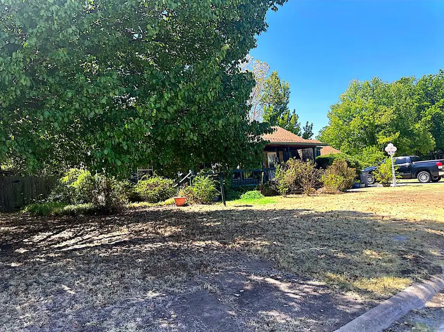 1004 NW Laird Avenue, Lawton, OK 73507 - #3