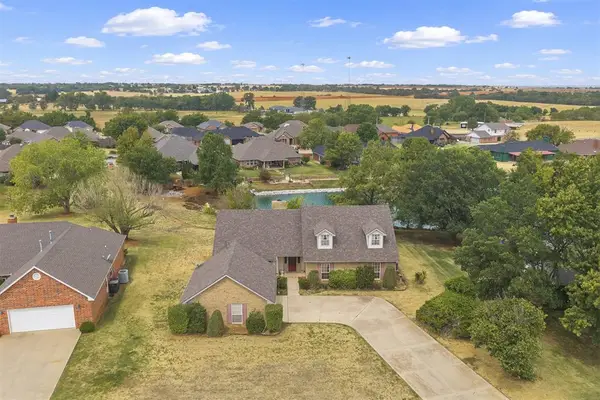 2202 Lakewood Drive, Chickasha, OK 73018
