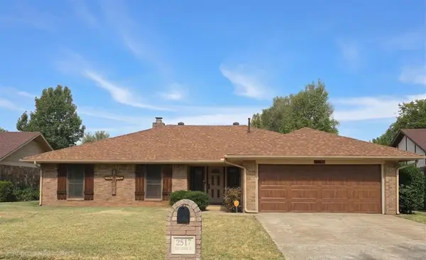 2517 W Olympic Drive, Yukon, OK 73099