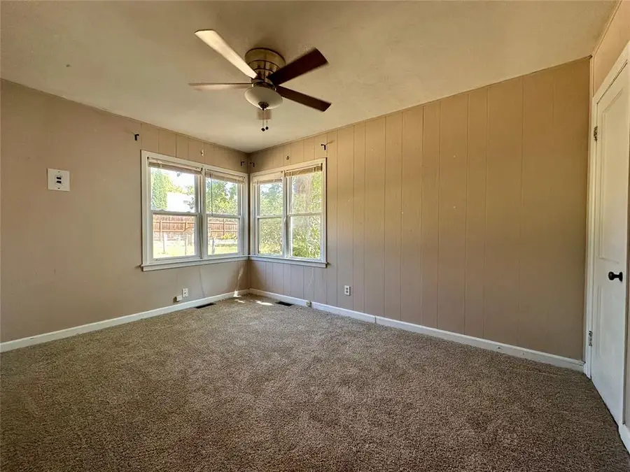 1419 Pine Avenue, Clinton, OK 73601 - #3