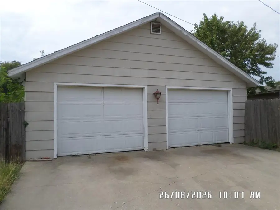 1101 S Miles Avenue, El Reno, OK 73036 - #2