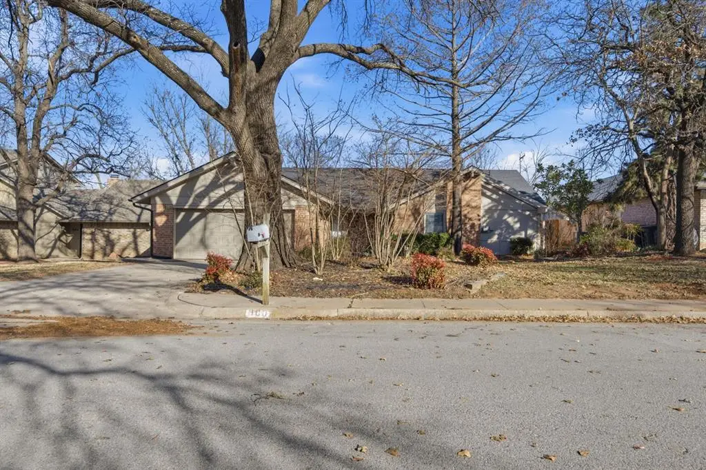 900 Woodbury Drive, Edmond, OK 73034 - #1