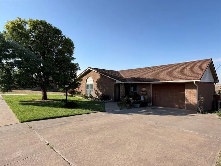 6071 Sunset Drive, Guymon, OK 73942 - #2