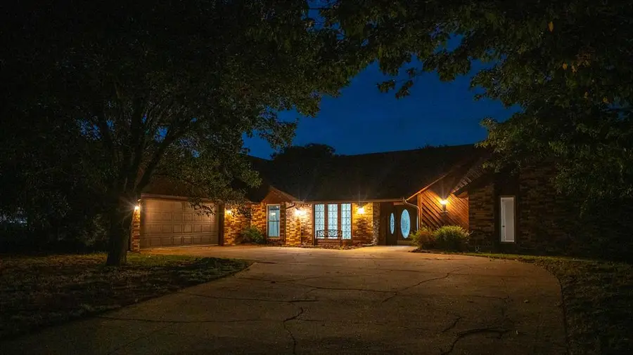 321 Grissom Drive, Elk City, OK 73644 - #2