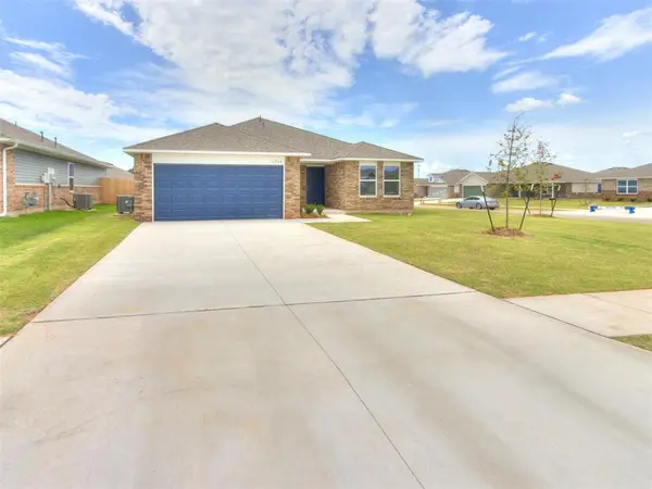 1204 E Ruger Lane, Mustang, OK 73064