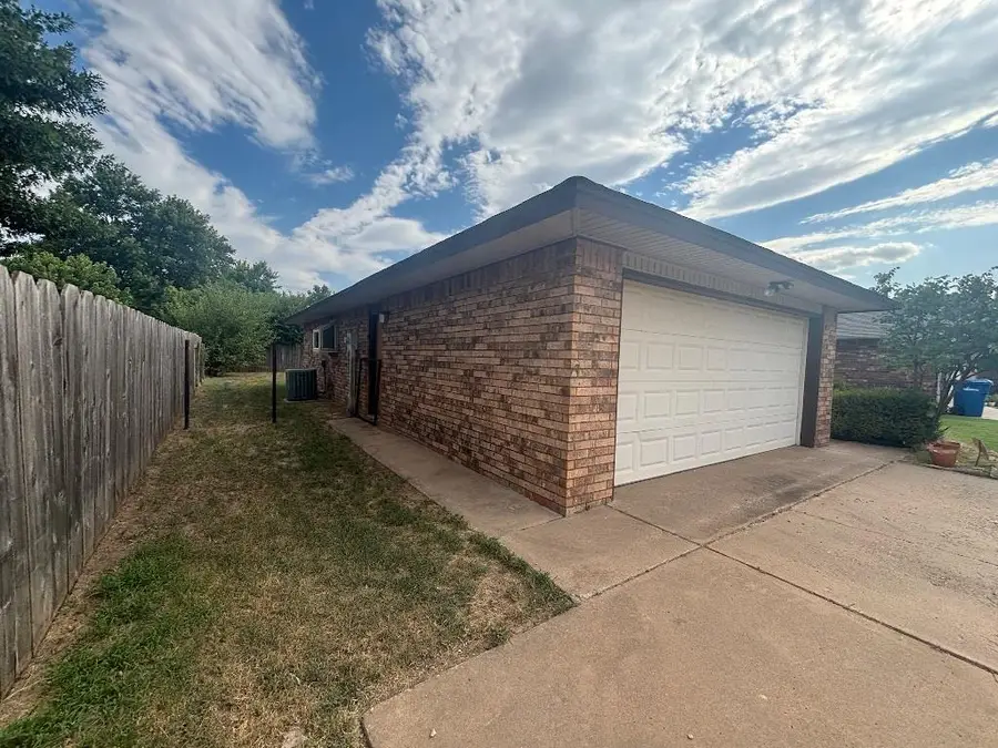 4013 Bunker Hill Street, Enid, OK 73703 - #3