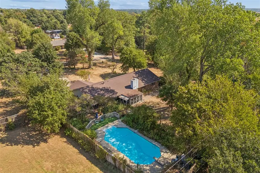 4104 Redbud Lane, Edmond, OK 73034 - #3