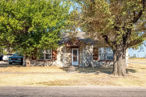 202 N Elm Avenue, Union City, OK 73090