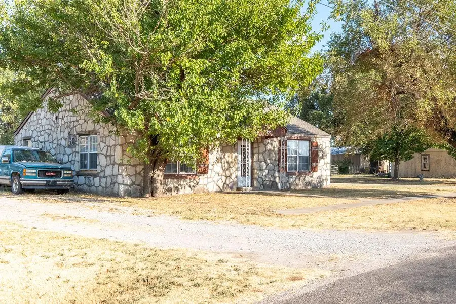 202 N Elm Avenue, Union City, OK 73090 - #3