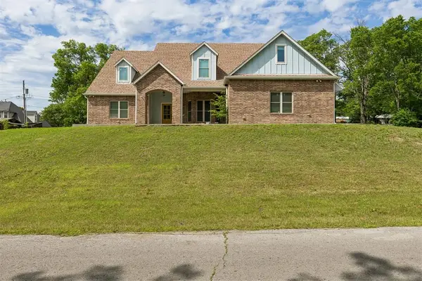 551 W 9th Avenue, Bristow, OK 74010