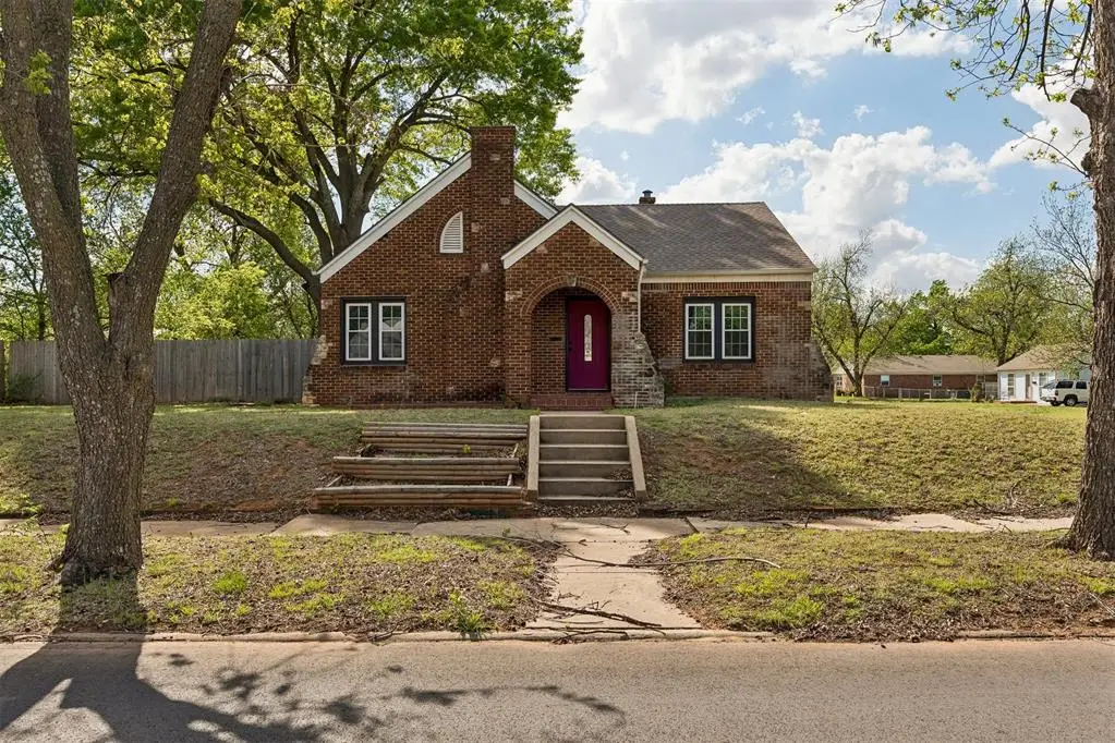 802 S 14th Street, Chickasha, OK 73018 - #1