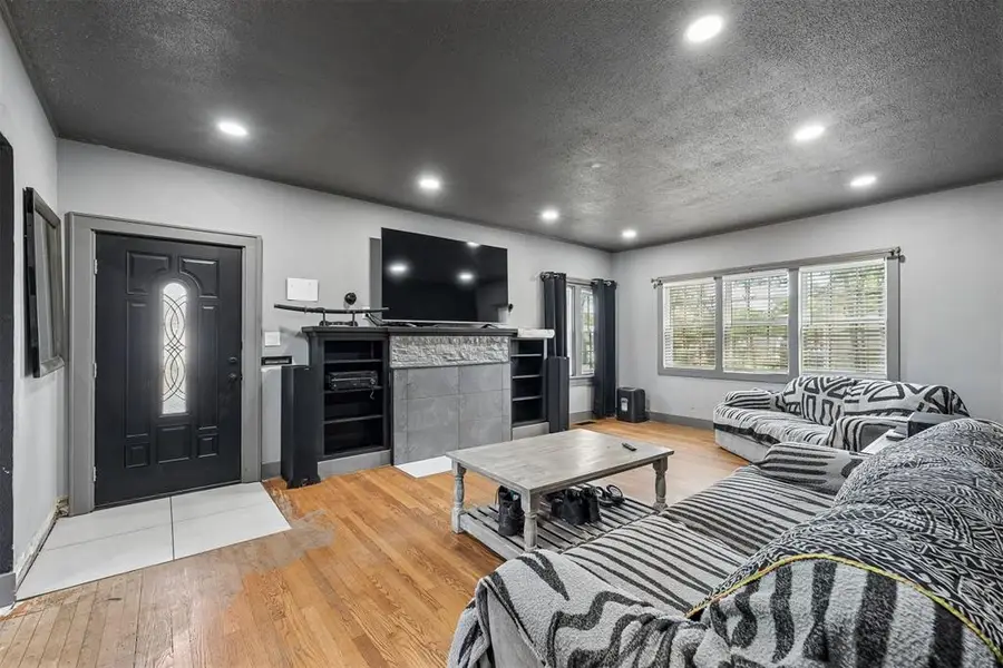 802 S 14th Street, Chickasha, OK 73018 - #3