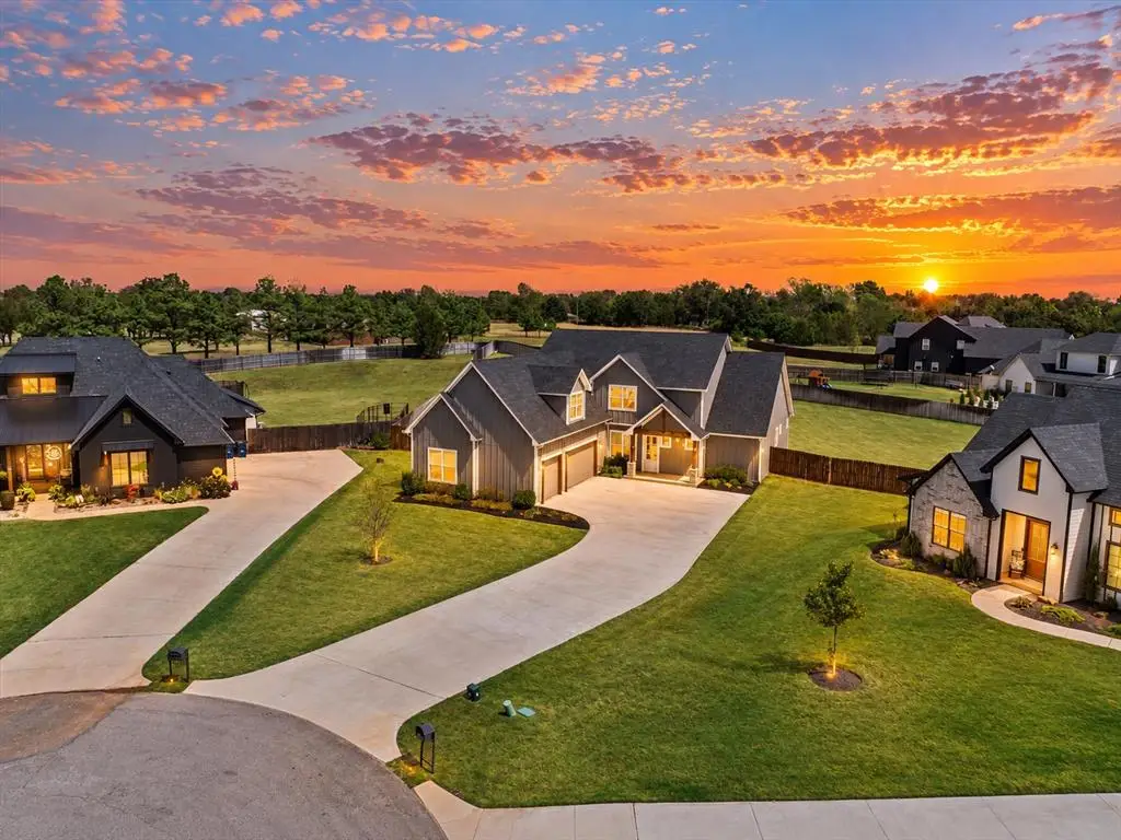499 Old Farm Road, Edmond, OK 73034 - #1