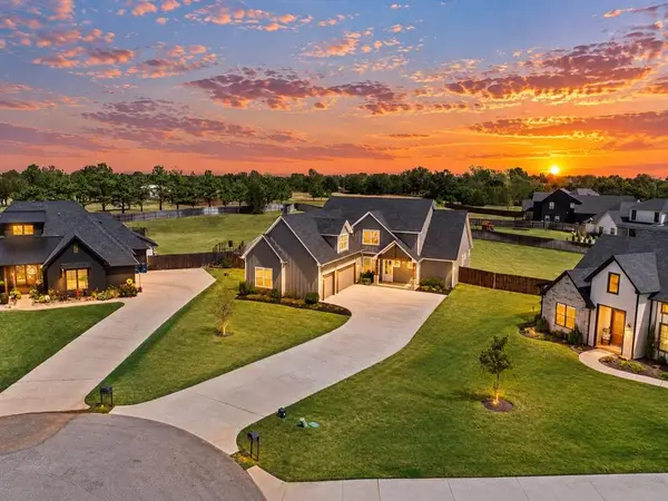 499 Old Farm Road, Edmond, OK 73034