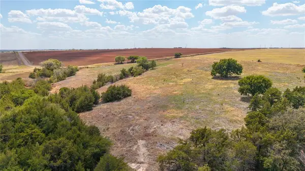 23165 E 1020 Road, Clinton, OK 73601