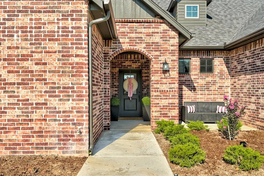 8003 Goldfinch Drive, Guthrie, OK 73044 - #1