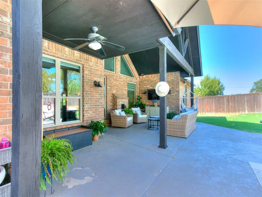 2612 Cheval Pointe Drive, Edmond, OK 73034 - #3