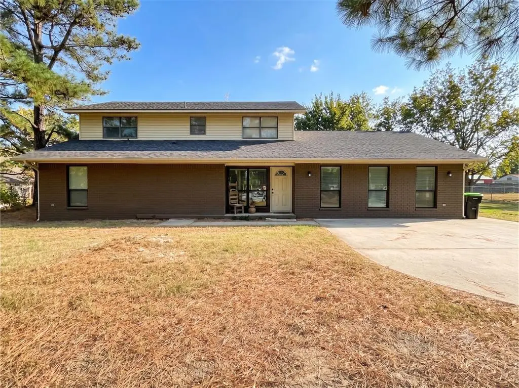 520 Adams Street, Holdenville, OK 74848 - #1