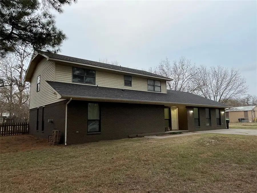 520 Adams Street, Holdenville, OK 74848 - #3