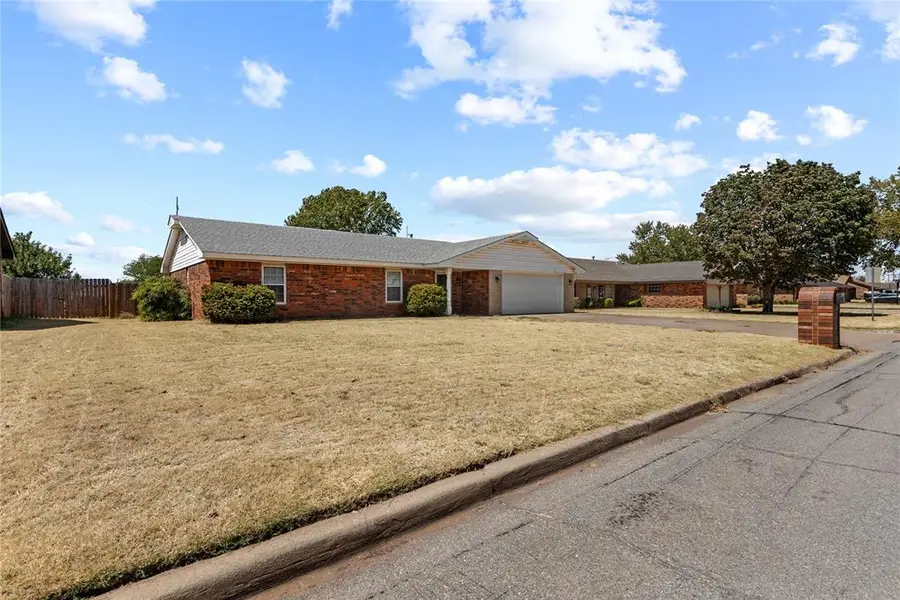 122 Randolph Road, Clinton, OK 73601 - #2