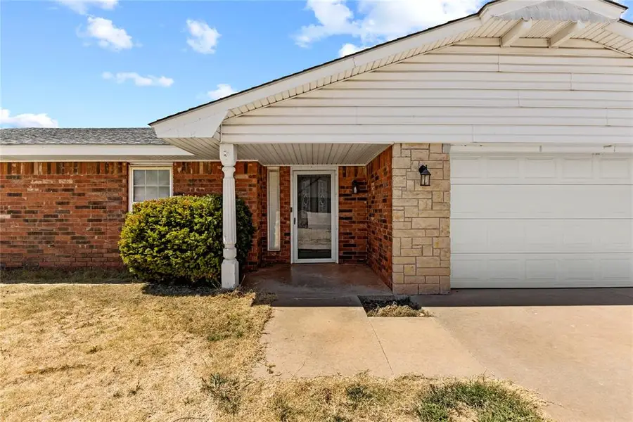 122 Randolph Road, Clinton, OK 73601 - #3