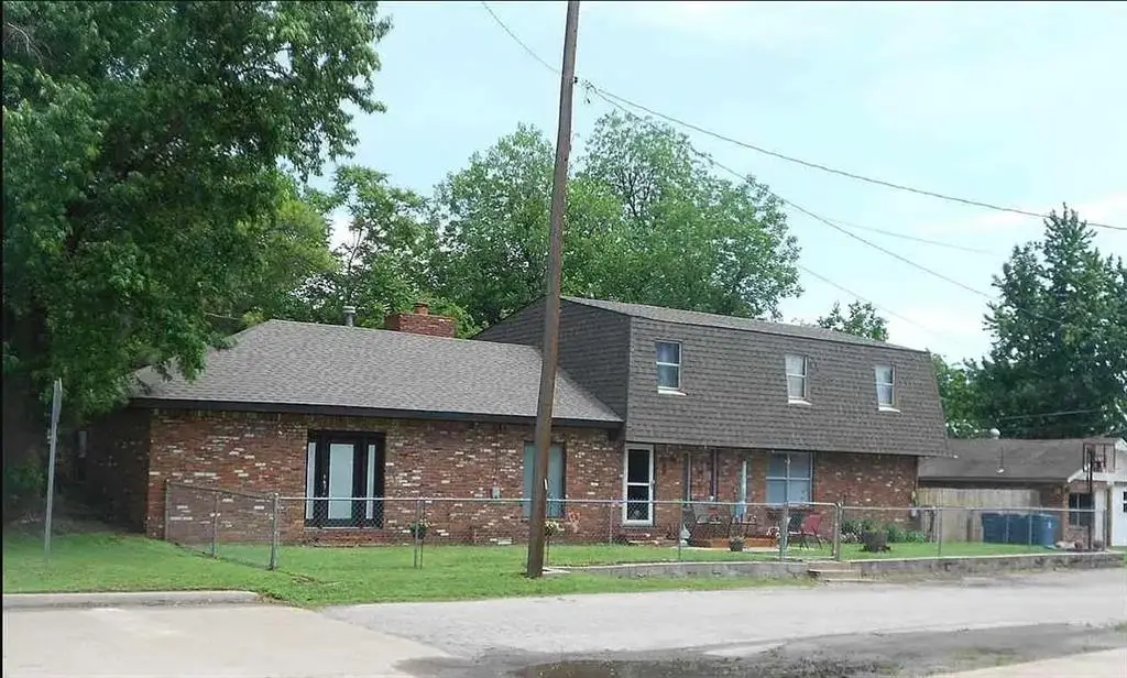 821 W Moses Street, Cushing, OK 74023 - #1