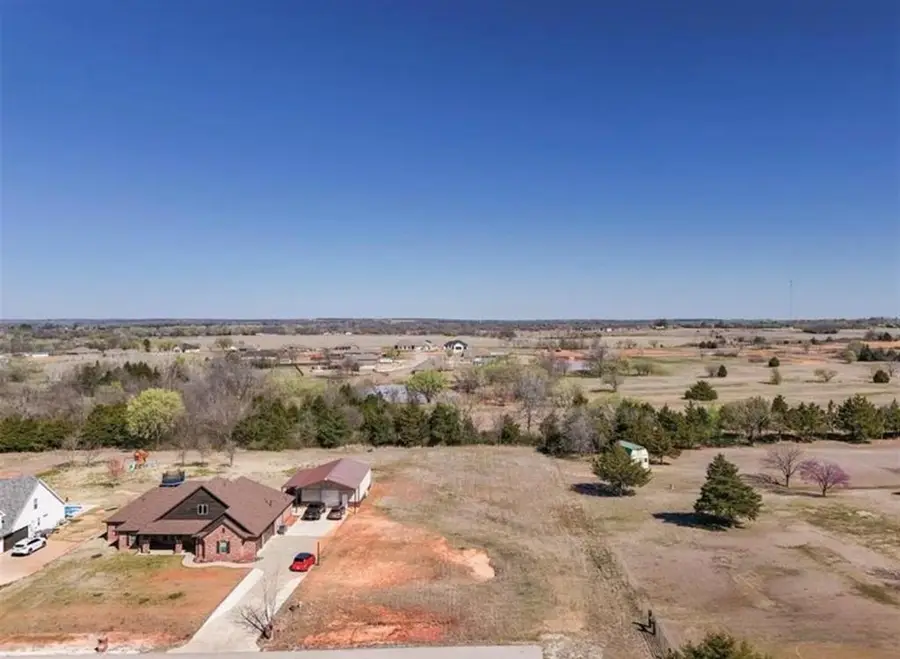 70 Kristin Court, Shawnee, OK 74804 - #3
