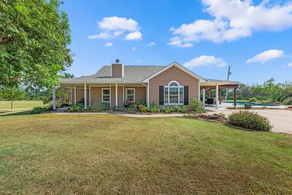 7450 E Triplett Road, Guthrie, OK 73044