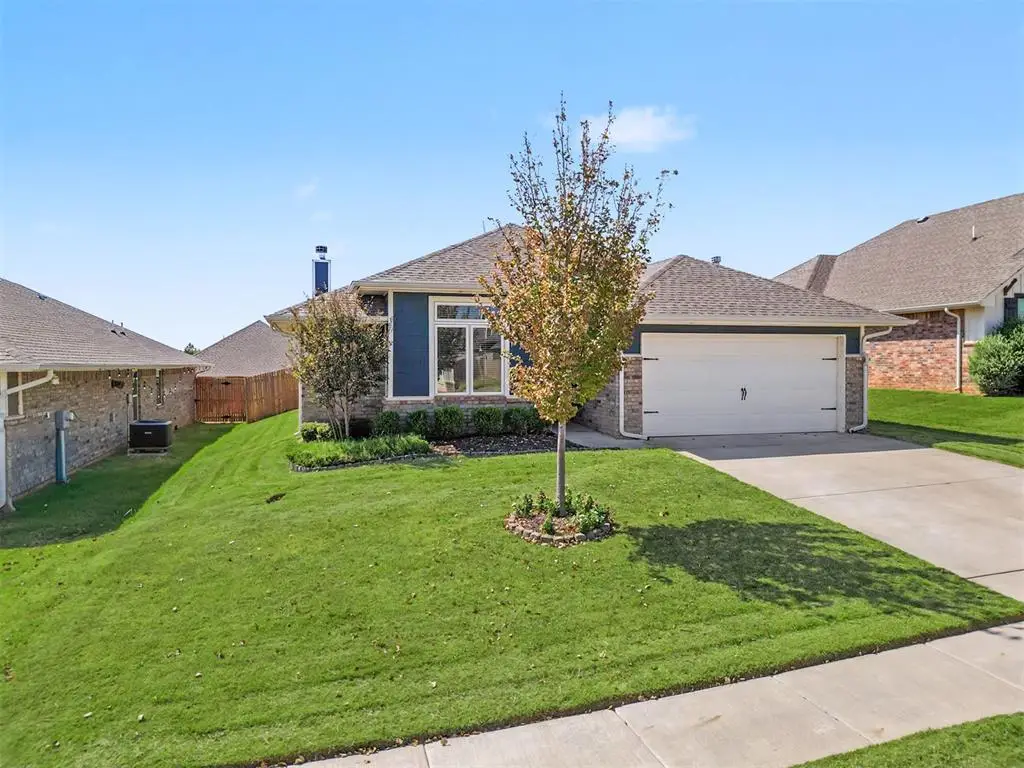 3808 Pettit Boulevard, Edmond, OK 73012 - #1