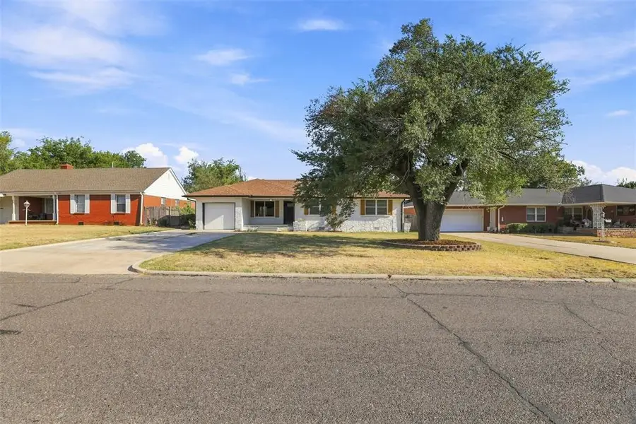 421 E Atkinson Drive, Oklahoma City, OK 73110 - #2