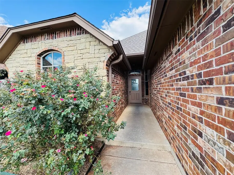2304 Wheatfield Avenue, Yukon, OK 73099 - #2