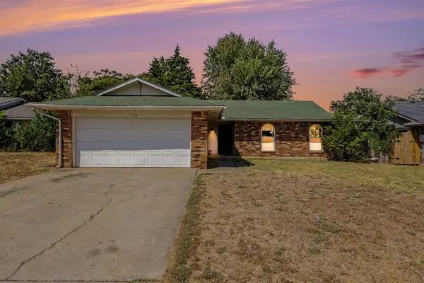 123 Chickasaw Lane, Yukon, OK 73099
