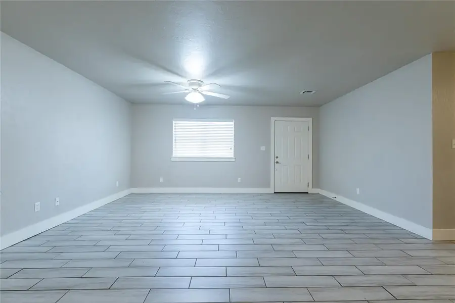 410 Hoover Circle, Elk City, OK 73644 - #2