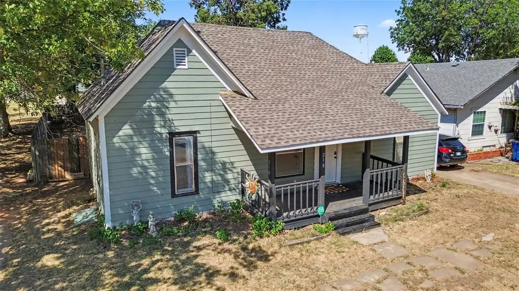 218 W Adams Street, Crescent, OK 73028 - #1