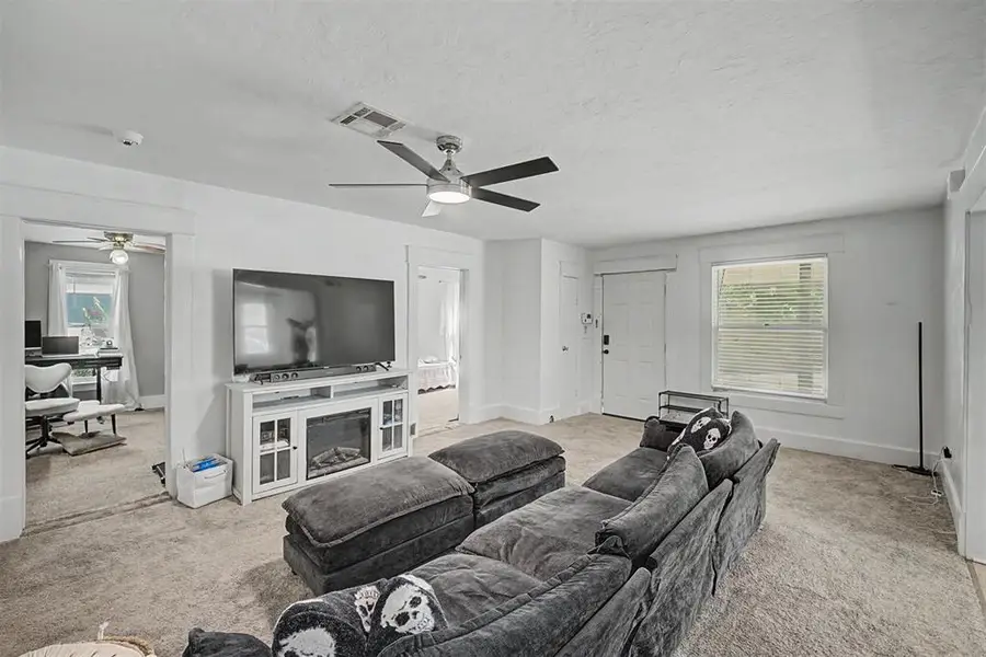 218 W Adams Street, Crescent, OK 73028 - #3