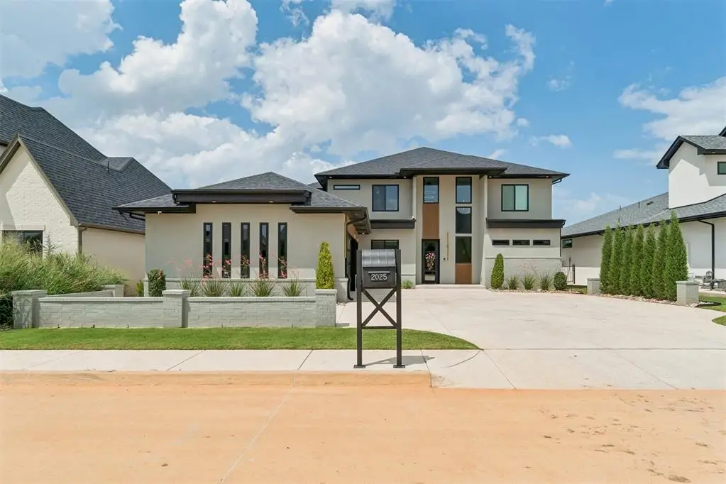 2025 Colonial Way, Edmond, OK 73025 - #1
