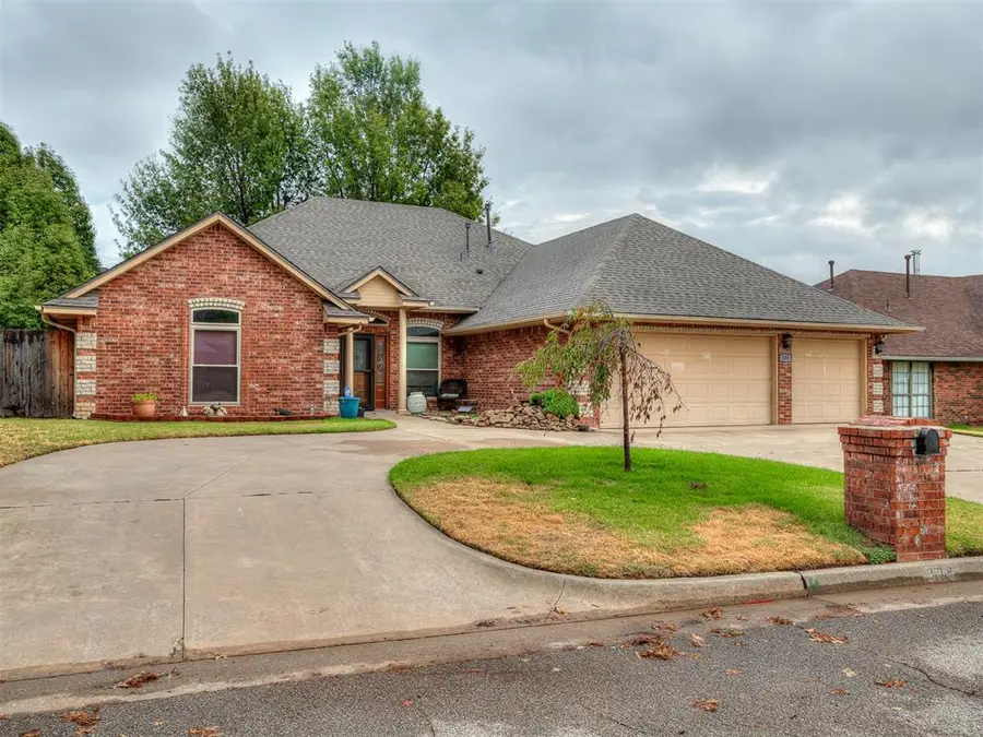 308 Tumbleweed Road, Yukon, OK 73099 - #2