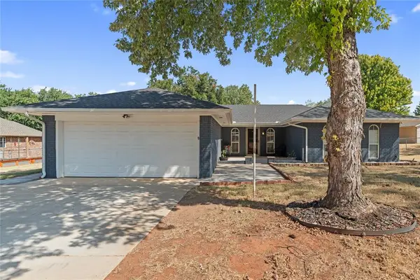 1821 W Cedar Ridge Drive, Mustang, OK 73064