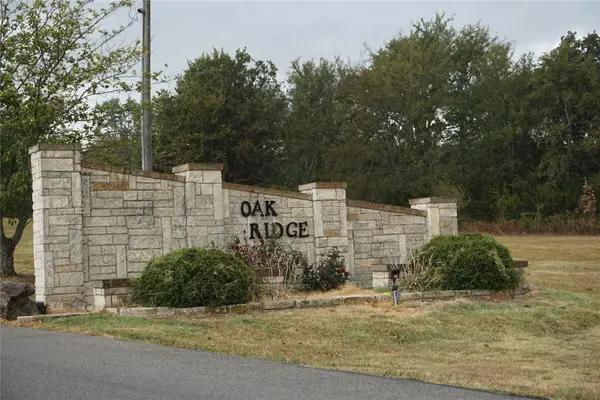 1935 Live Oak Drive, Kingston, OK 73439