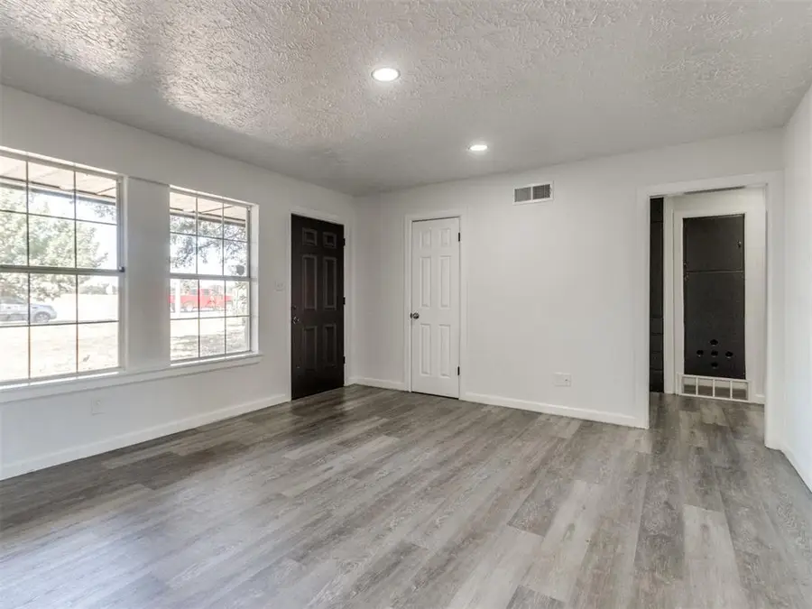904 W Robinson Street, Norman, OK 73069 - #3